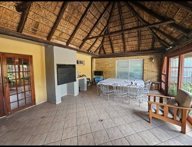 BUSINESS FOR SALE IN VAN RIEBEECK PARK